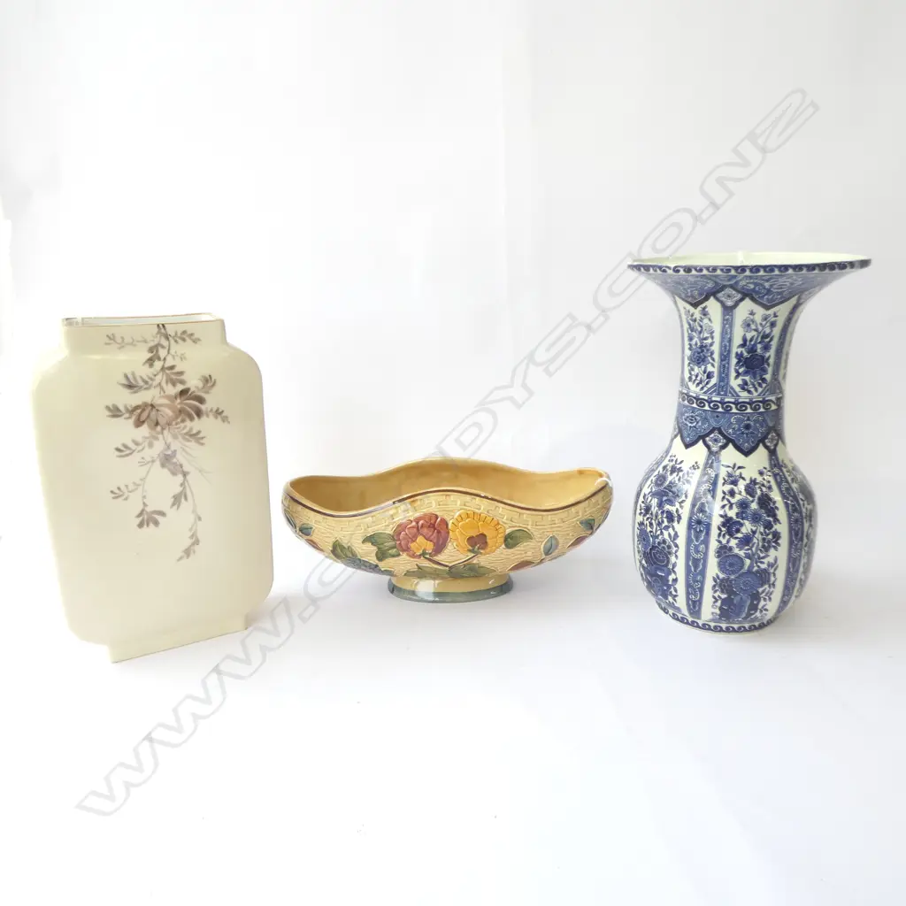 3 VASES; c.19thC HAND PAINTED FRENCH MANTLE VASE, B/W BELGIUM DELFT VASE, H.300mm & INDIA TREE PAT. MANTLE VASE, L.300mm Image 1++