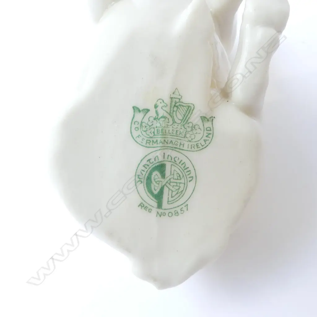 2 BELLEEK PIG ORNAMENTS H.75mm Image 1++
