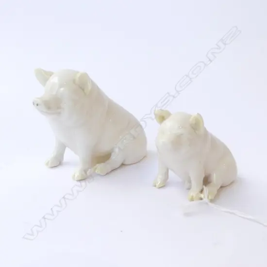2 BELLEEK PIG ORNAMENTS H.75mm