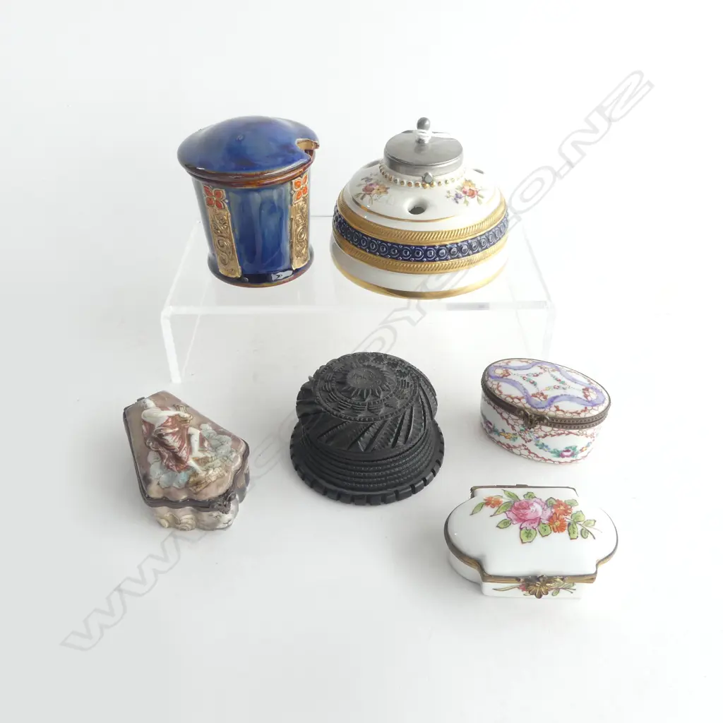 6 LIDDED CONTAINERS INCL. INKWELL 90mm dia Image 1++
