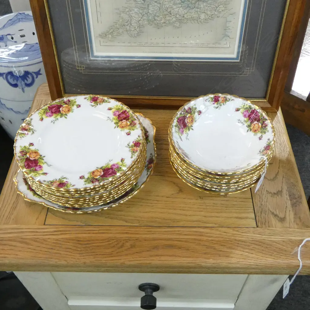 ROYAL ALBERT OLD COUNTRY ROSES; 9 SIDE PLATES 210mm, 8 CEREAL BOWLS, CAKE PLATE Image 1++