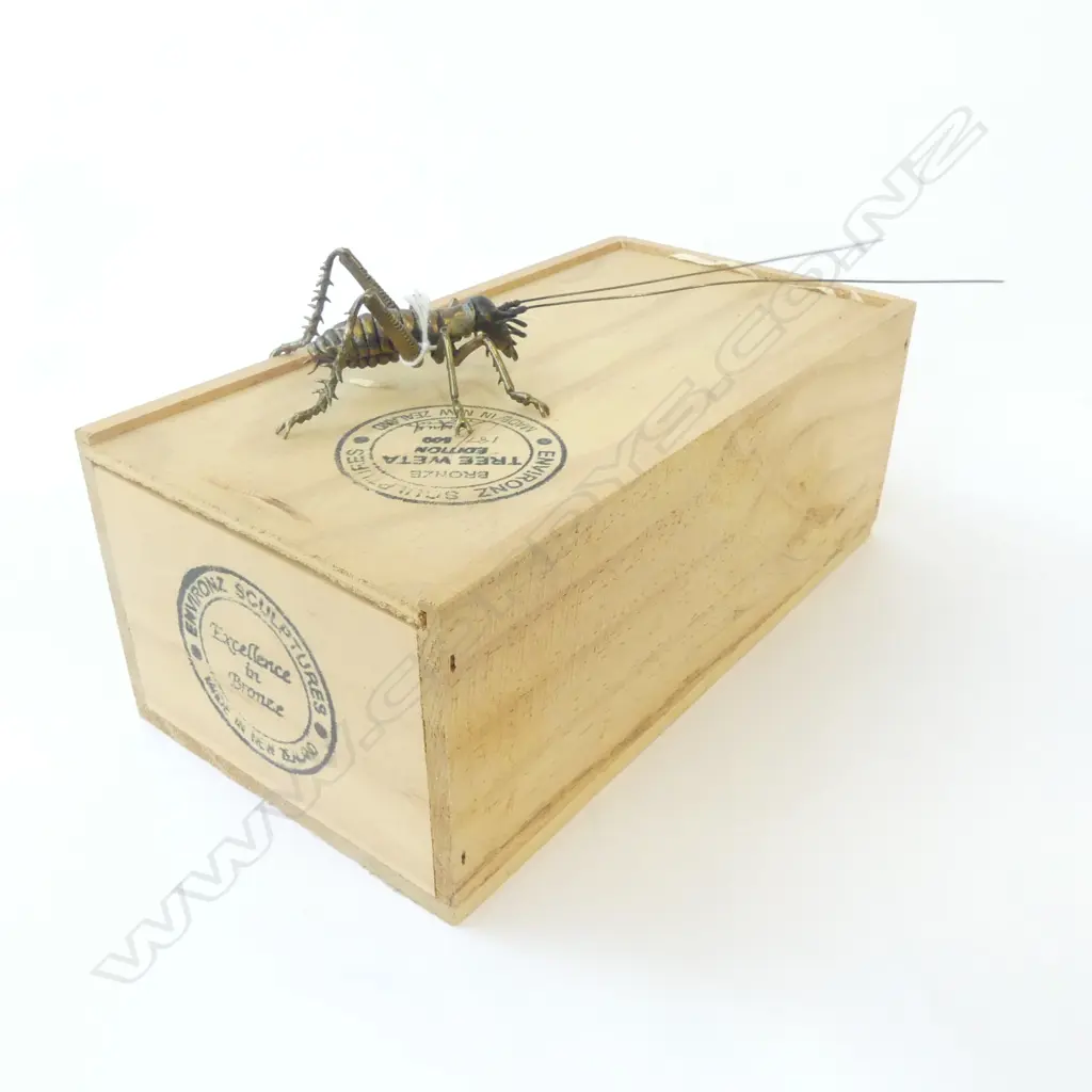 ENVIRO N.Z. BRONZE WETA SCULPTURE Ed.187/500, L.220mm Image 1++