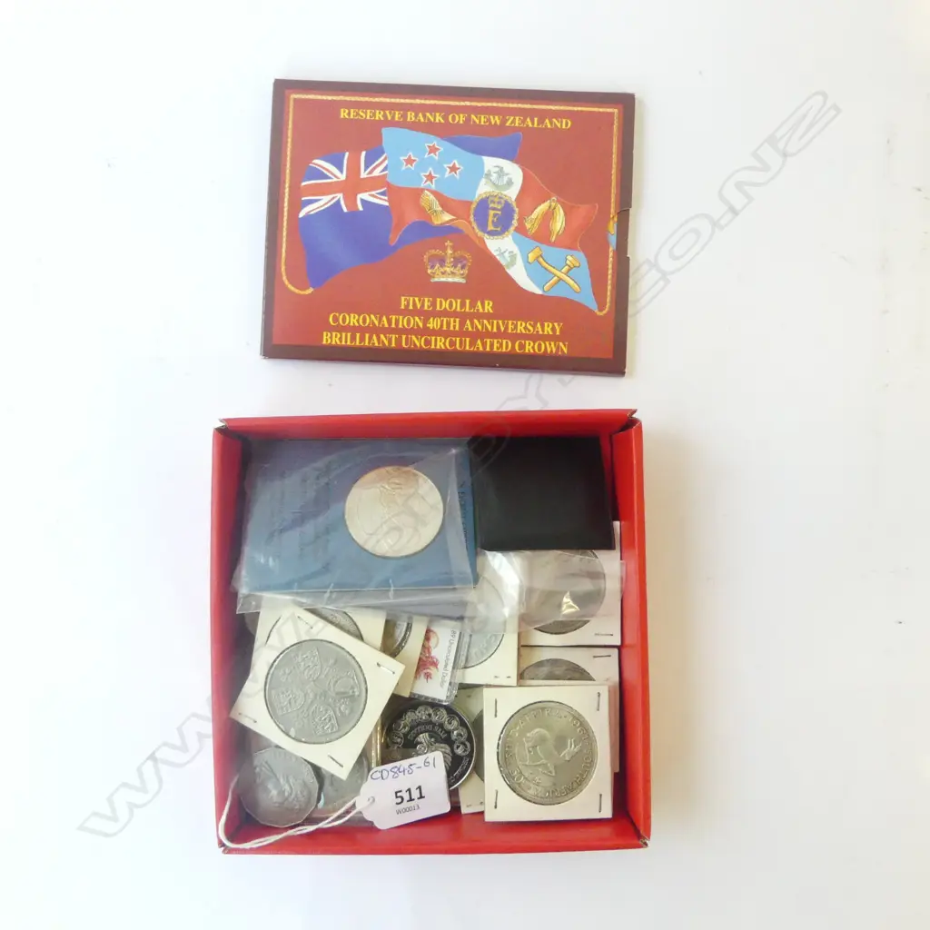 COLLECTION OF ASST. WORLDS COINS, PREDOMINANTLY N.Z. & DUTCH Image 1++