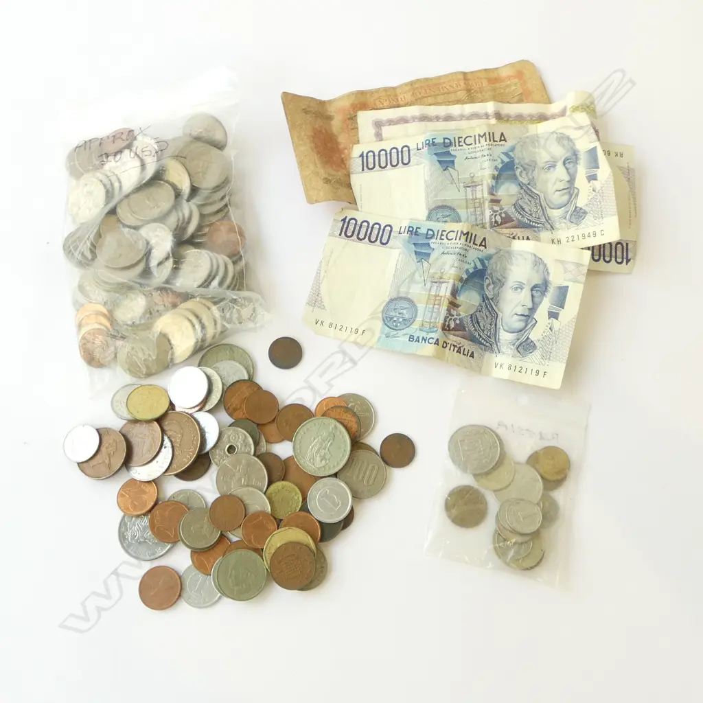 ASST. WORLD NOTES & COINS Image 1++