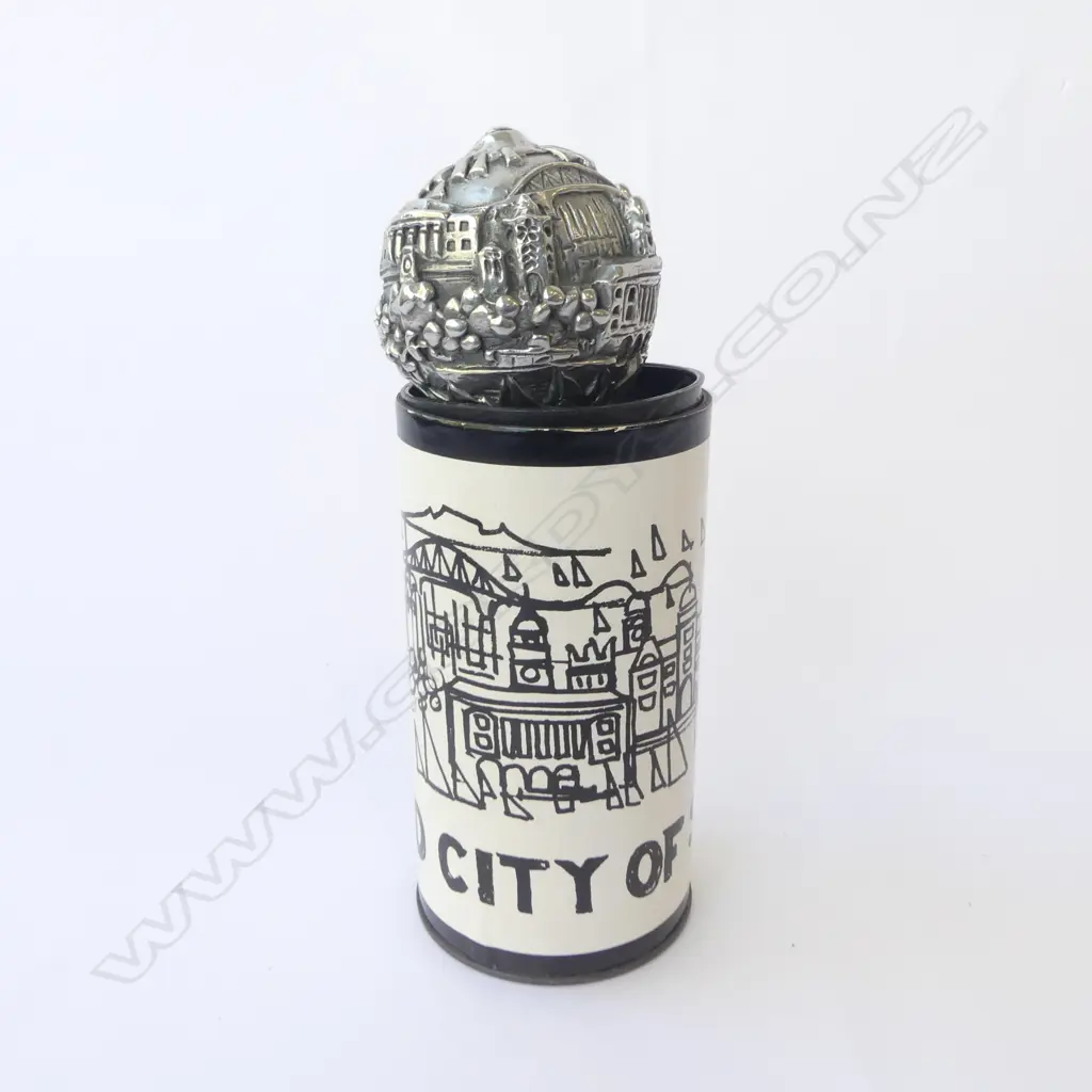 KEN KENDALL (1928-2012), CITY OF SAILS, WHITE BRONZE BALL FORM SCULPTURE, Dia.80mm Image 1++