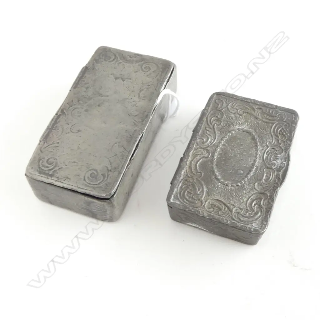 2 PEWTER SNUFF BOXES W.60mm Image 1++