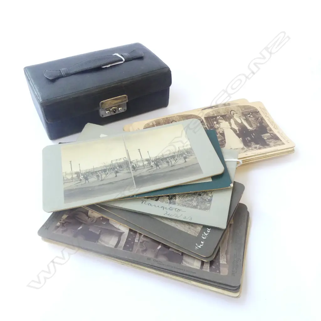 VINTAGE LEATHER JEWELLERY CASE + 20 ASST. STEREOVIEW CARDS Image 1++