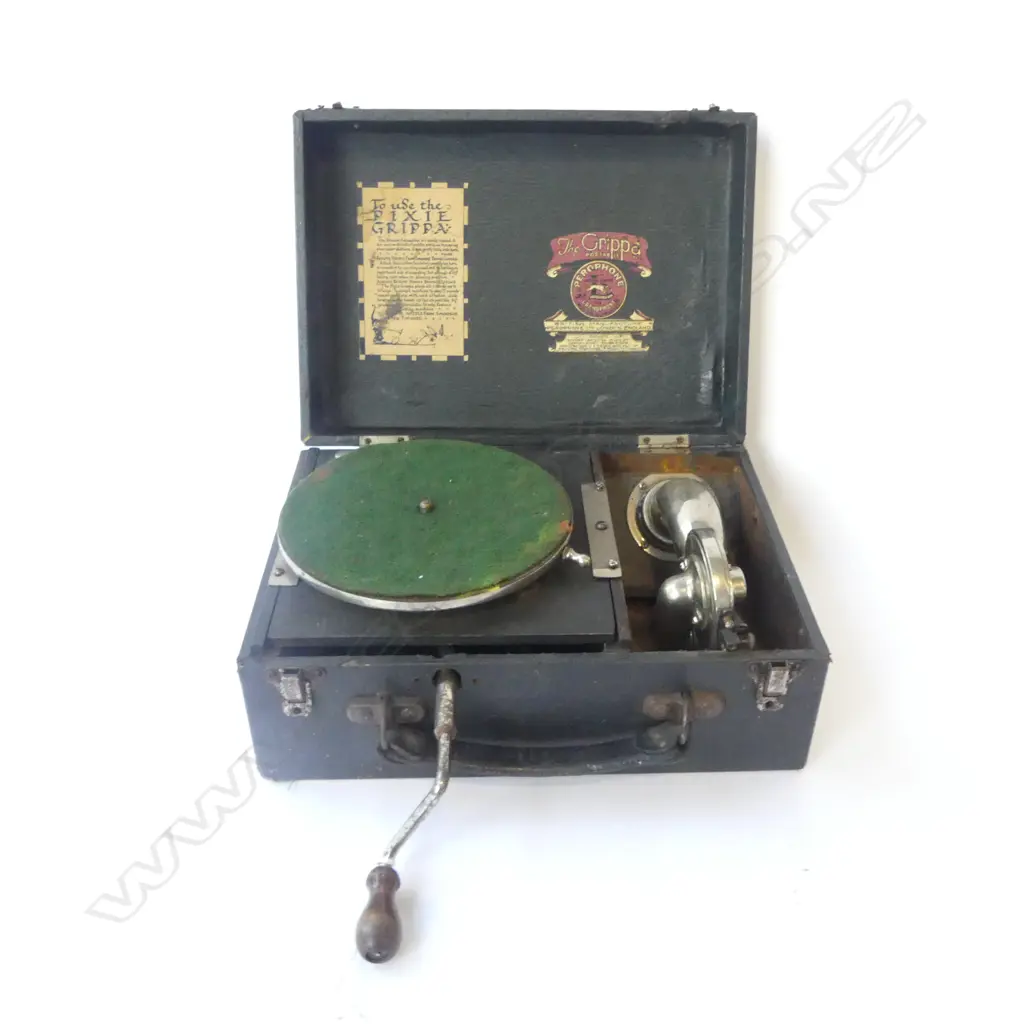 ANTIQUE PIXIE GRIPPA PORTABLE GRAMPHONE PEROPHONE LTD LONDON W. HANDLE, L.275MM Image 1++