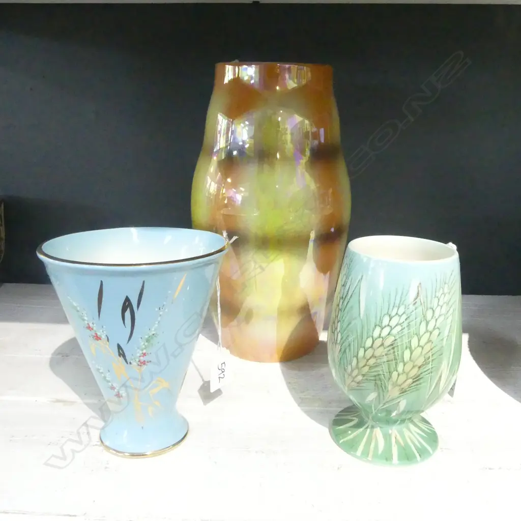 3 RETRO BESWICK VASES H290MM TALLEST Image 1++