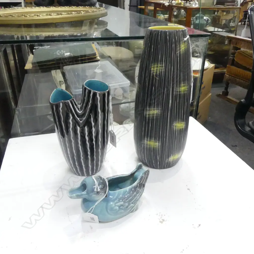 2 RETRO BESWICK VASES 270MM TALLEST & BLUE DUCK BESWICK JUG L140MM Image 1++