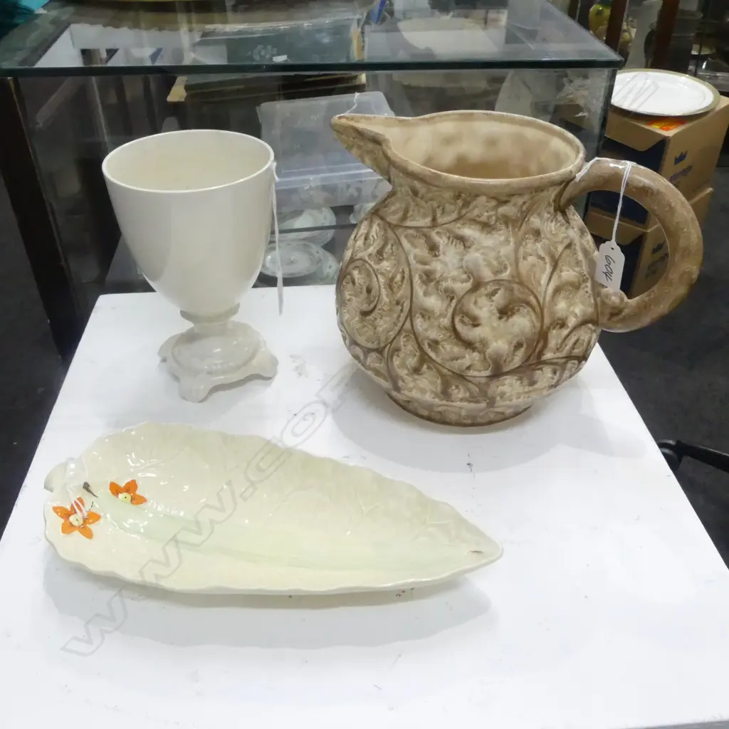 LARGE BESWICK RELIEF PAT JUG H230MM BESWICK WHITE BEAKER H200MM & LEAF DISH L320MM Image 1++