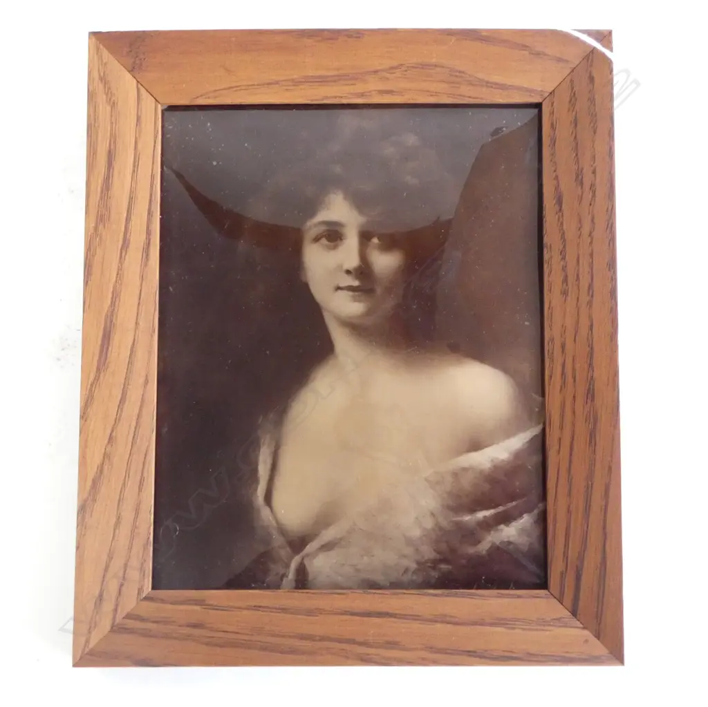 VICTORIAN CRYSTOLEUM OF AN ASTI GIRL 240 x 190mm Image 1++