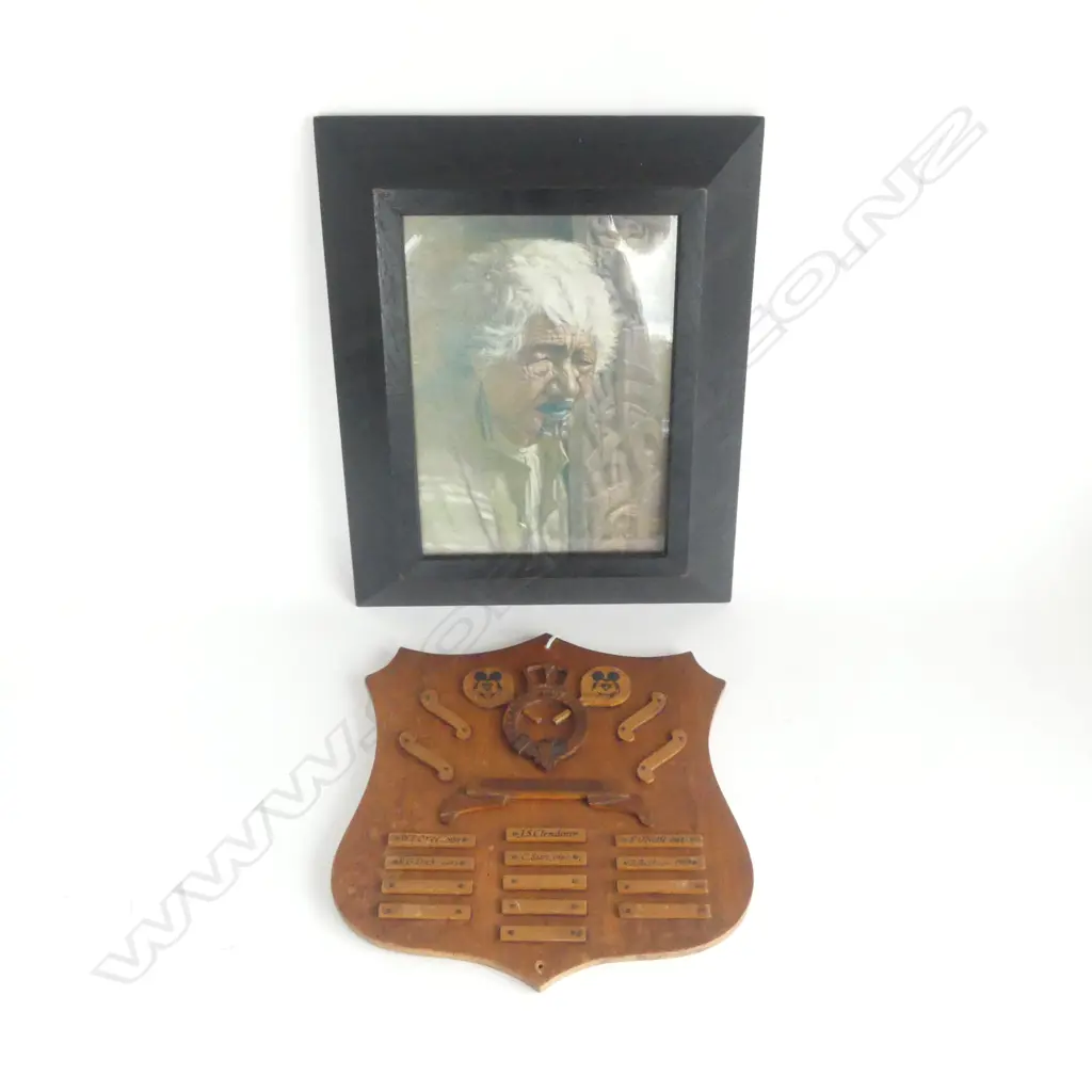 NZ LANDS AND SURVEY 1957 TABLE TENNIS AWARD WOODEN SHIELD, H.300mm & GOLDIE PRINT IN OLD FRAME 430 x 320mm (INCL. FRAME) Image 1++