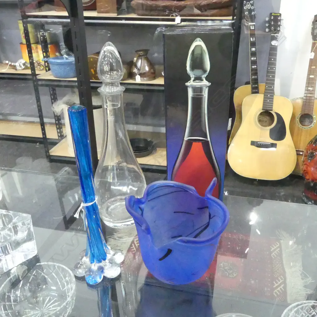 3 PCES GLASS; 2 BLUE VASES + BOXED DECANTER + VEUVE CLICQUOT FABRIC BOTTLE HOLDER Image 1++