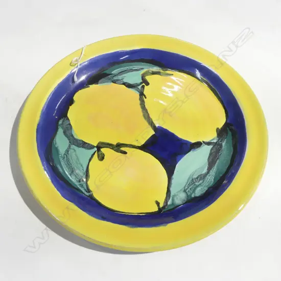 MORRIS & JAMES POTTERY LEMON PLATE Dia.300mm