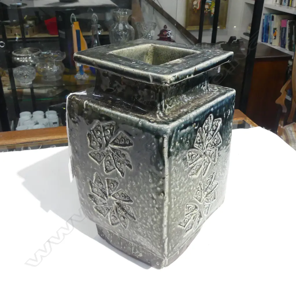 STUDIO POTTERY VASE, SQUARE FORM H.280mm Image 1++