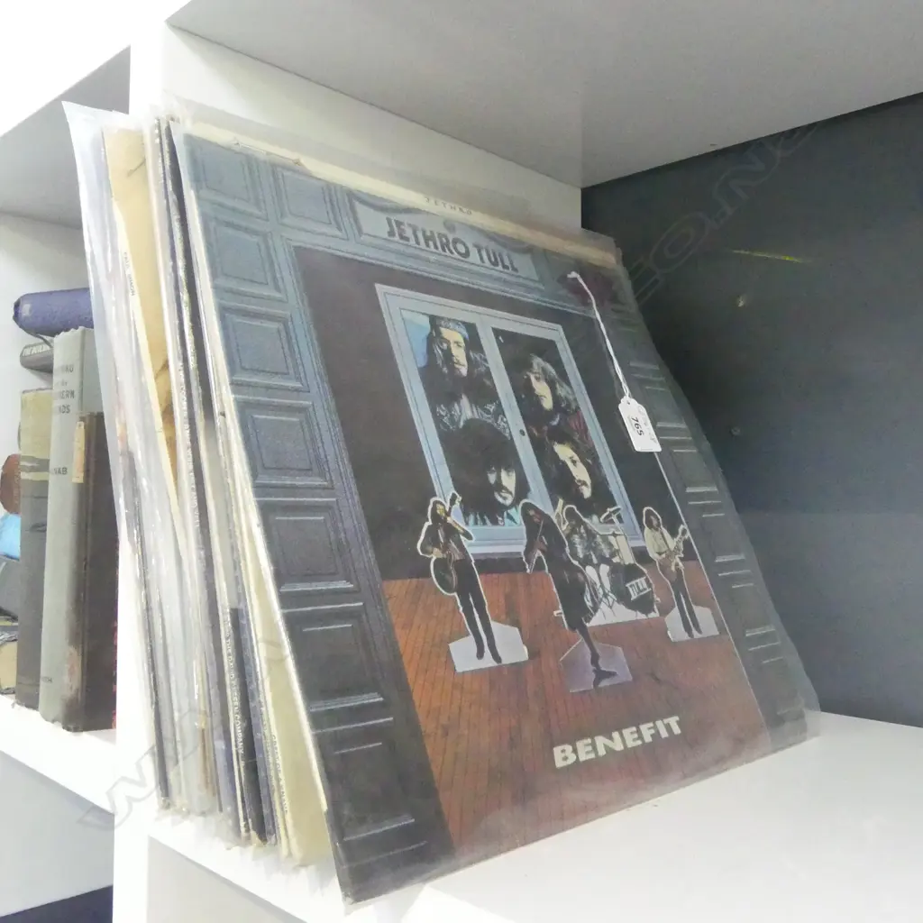 POP & ROCK LPs Image 1++