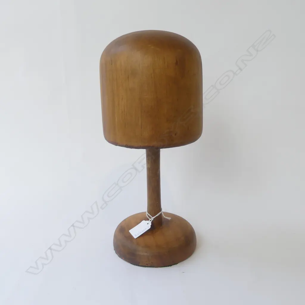 WOODEN HAT BLOCK H.340mm Image 1++