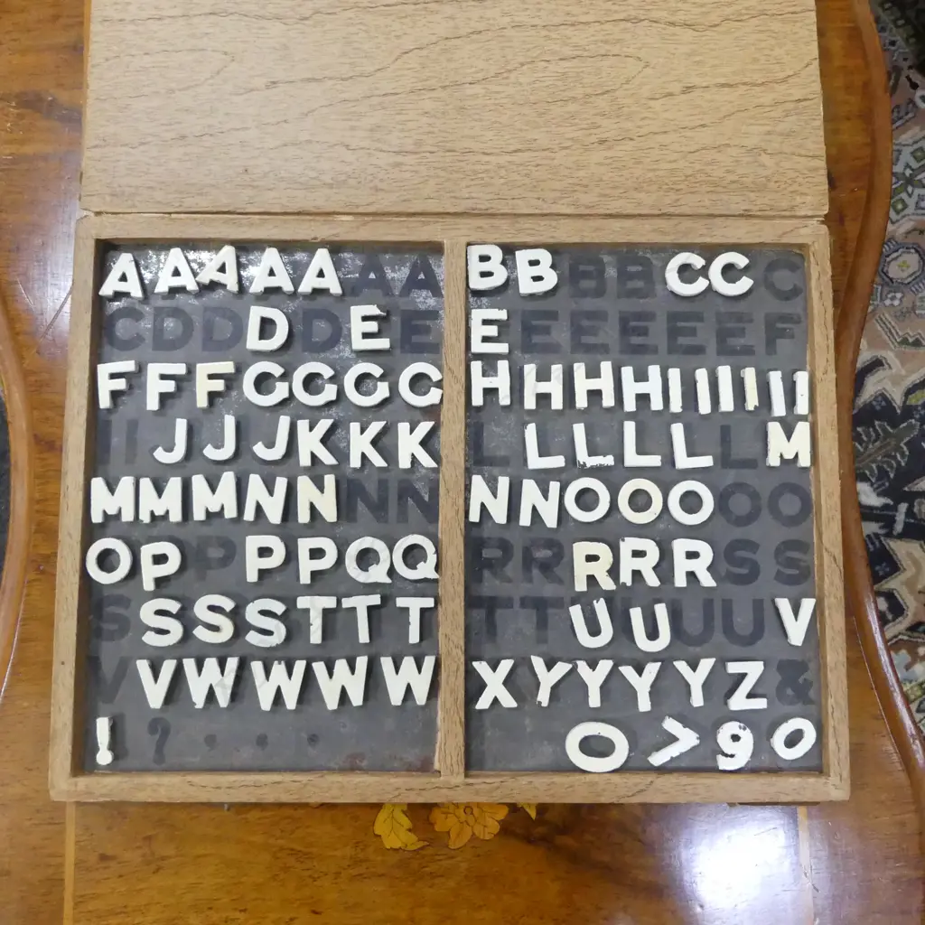 'WONDERSIGN MAGNETIC LETTERS' H.20mm each Image 1++