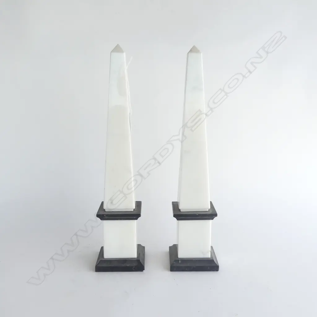 PR WHITE MARBLE OBELISKS H.420mm Image 1++