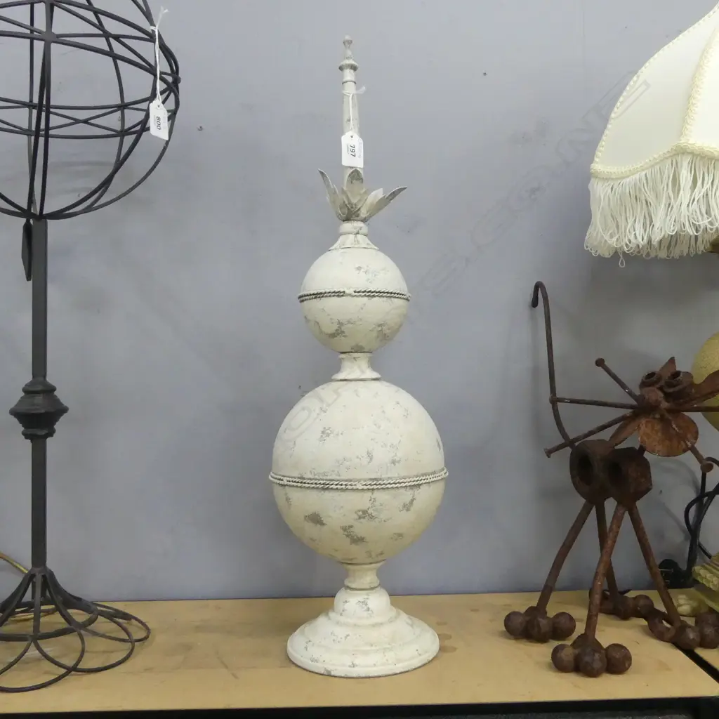 WHITE PAINTED DISTRESSED FINIAL H.640mm Image 1++