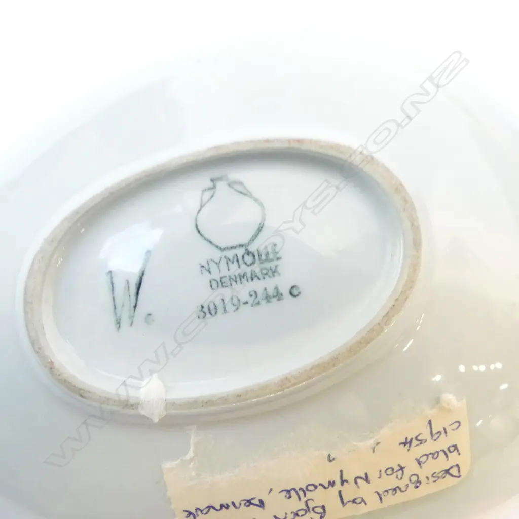 THREE 'THE GAY NINETIES' PIN DISHES + 2 DANISH DESIGN DISHES; LARGEST W.180mm Image 1++