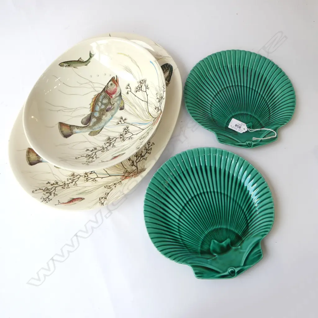 JOHNSON BROS 'FISH' ASHET W.405mm, BOWL + PR WEDGWOOD SCALLOP PLATES 235mm dia Image 1++
