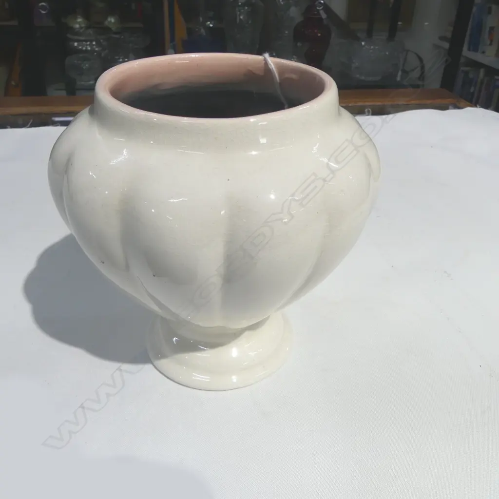 O.C. STEPHENS VASE; CREAM GLAZE w. BLUE GLAZE INTERIOR, H.150mm Image 1++