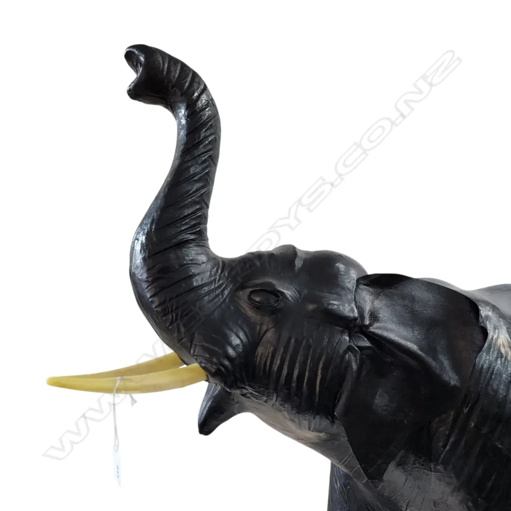 LG LEATHER ELEPHANT  Image 1++