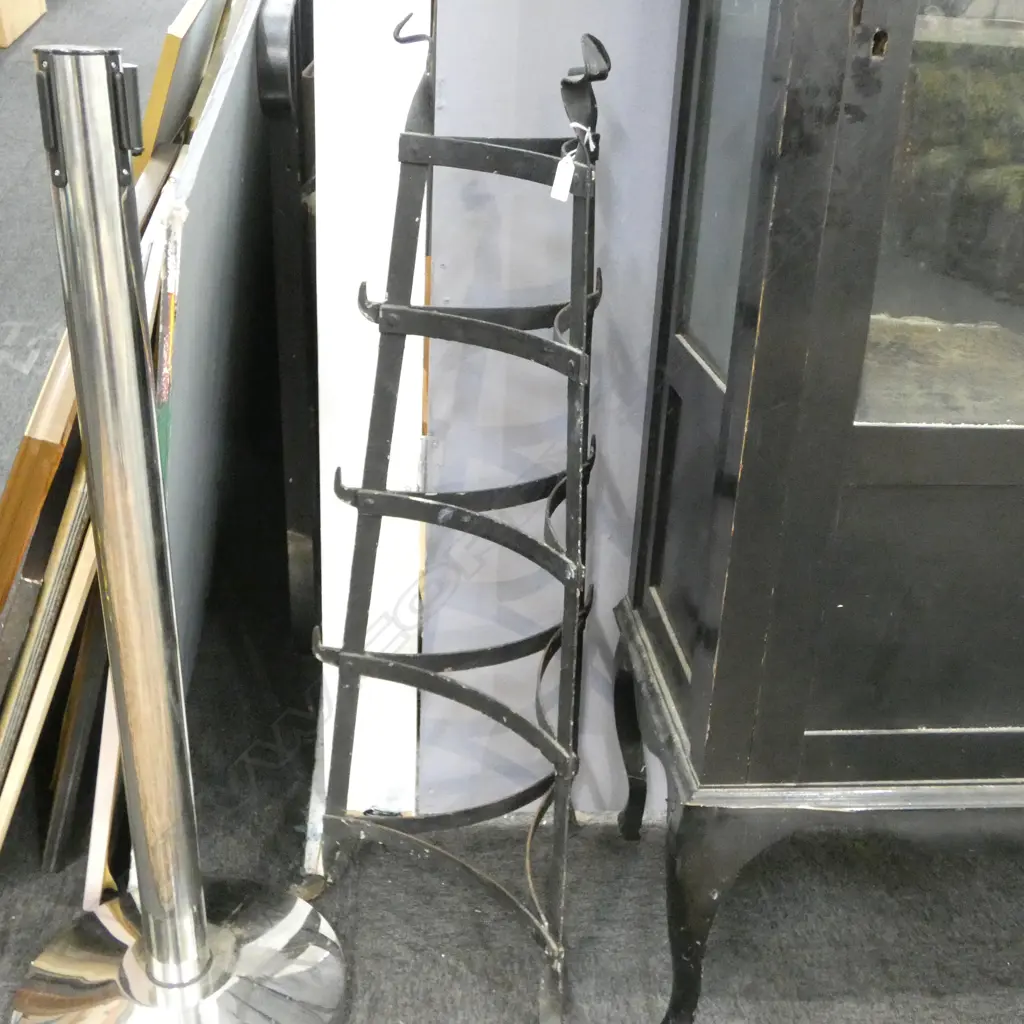 WROUGHT IRON PAN STAND H.985mm Image 1++