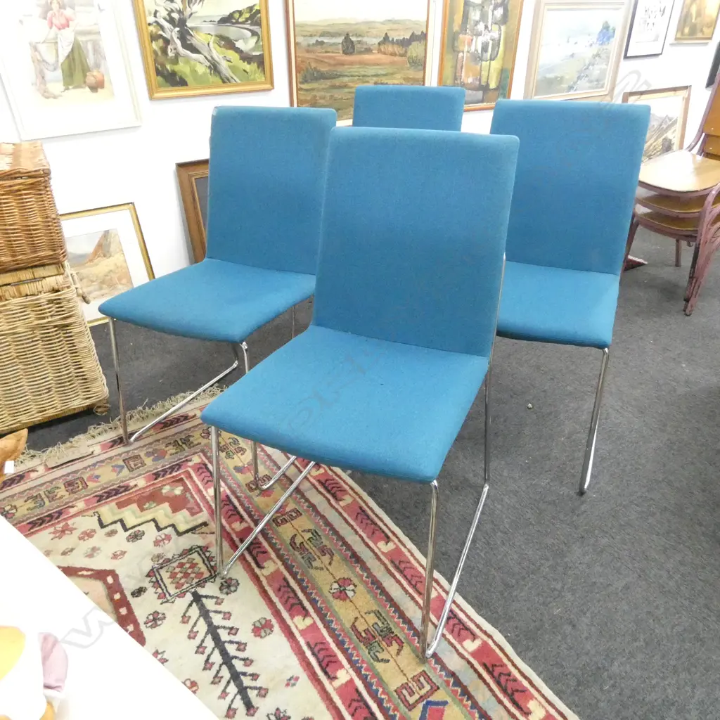 4 MODERN STACKING OFFICE CHAIRS, BLUE UPHOLSTERY Image 1++