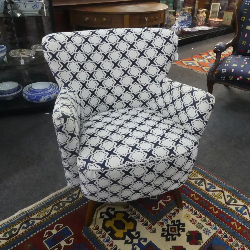 MODERN ARMCHAIR IN BLACK & WHITE CHECK UPHOLSTERY Image 1++