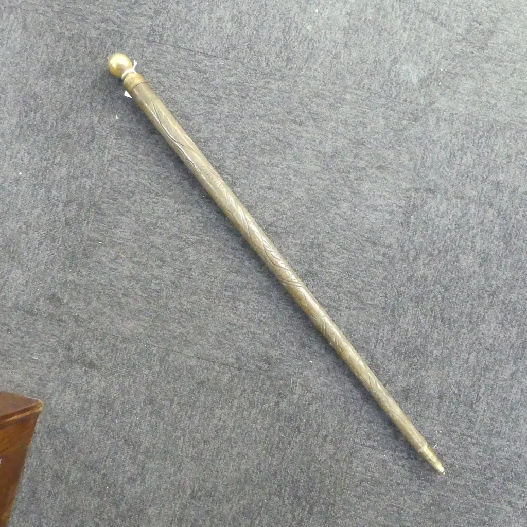WALKING CANE W. HIDDEN DAGGER Image 1++