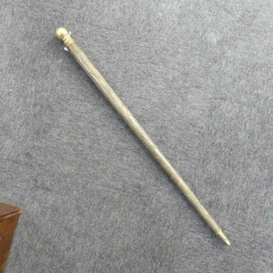 WALKING CANE W. HIDDEN DAGGER