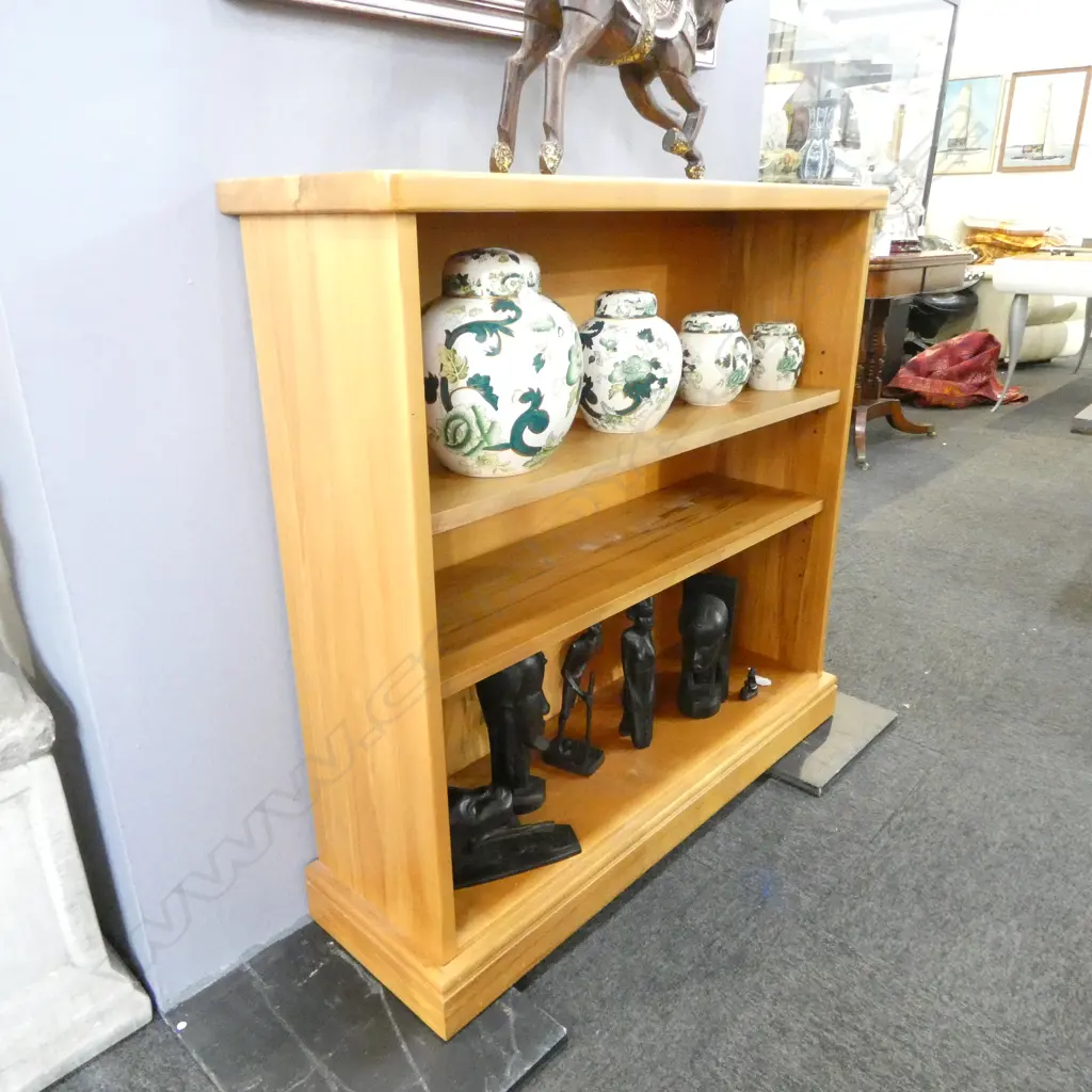 RIMU BOOKCASE 920x275x895mm Image 1++