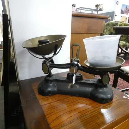 CAST IRON LIBRA SCALES 