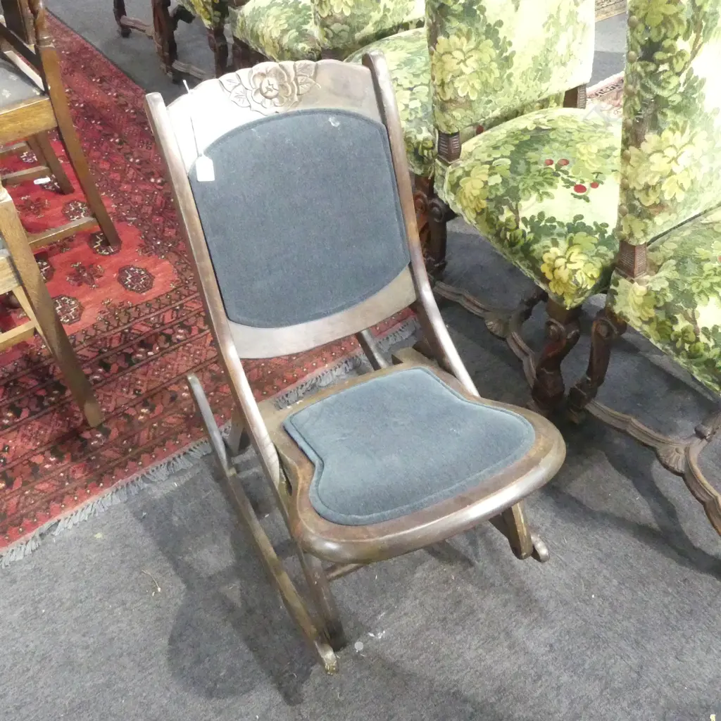 Carved wood upholstered folding chair Image 1++