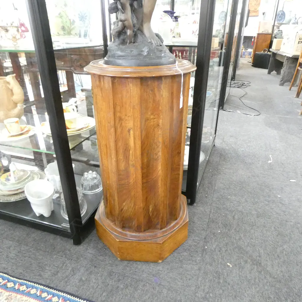 ANTIQUE WOODEN SIDE TABLE, COLUMN FORM H.715mm, 395mm dia Image 1++