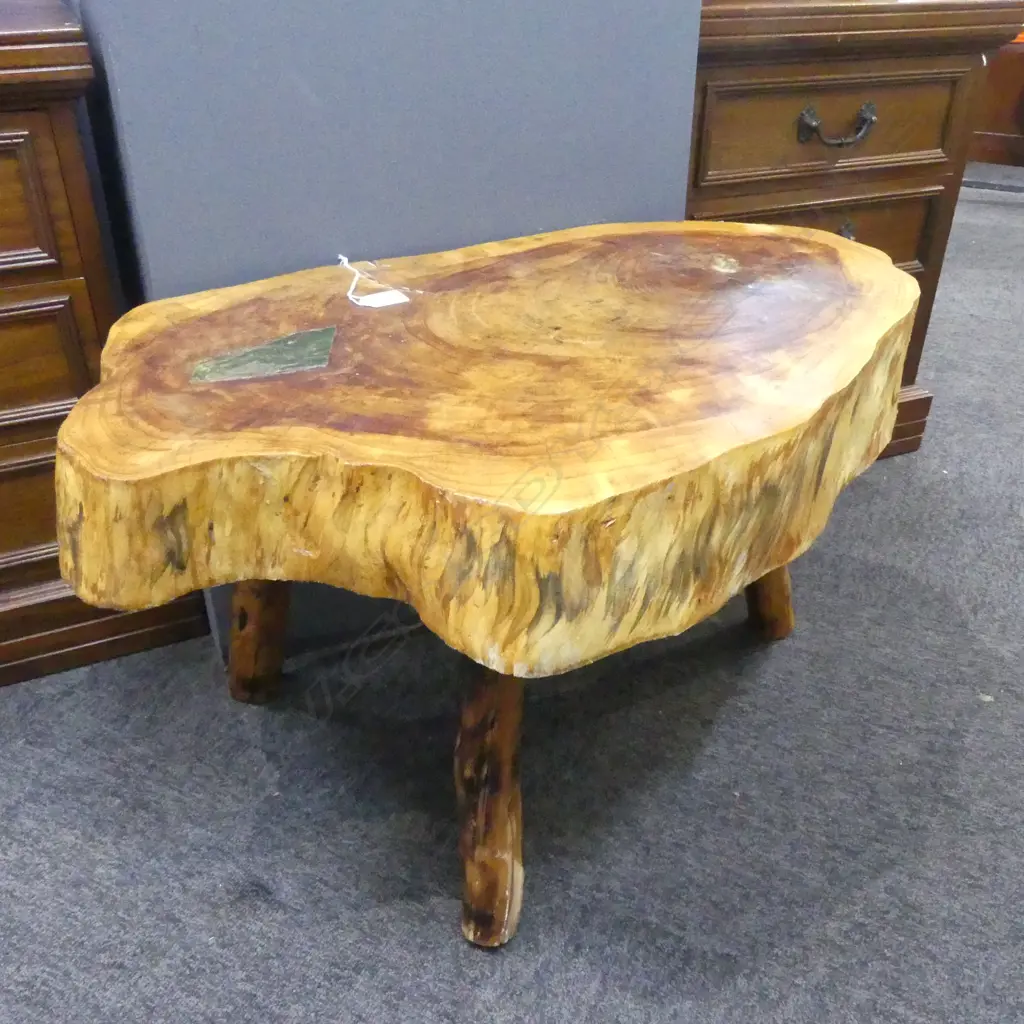 WOODEN TABLE w. GREENSTONE INSERT 670x450x400mm Image 1++