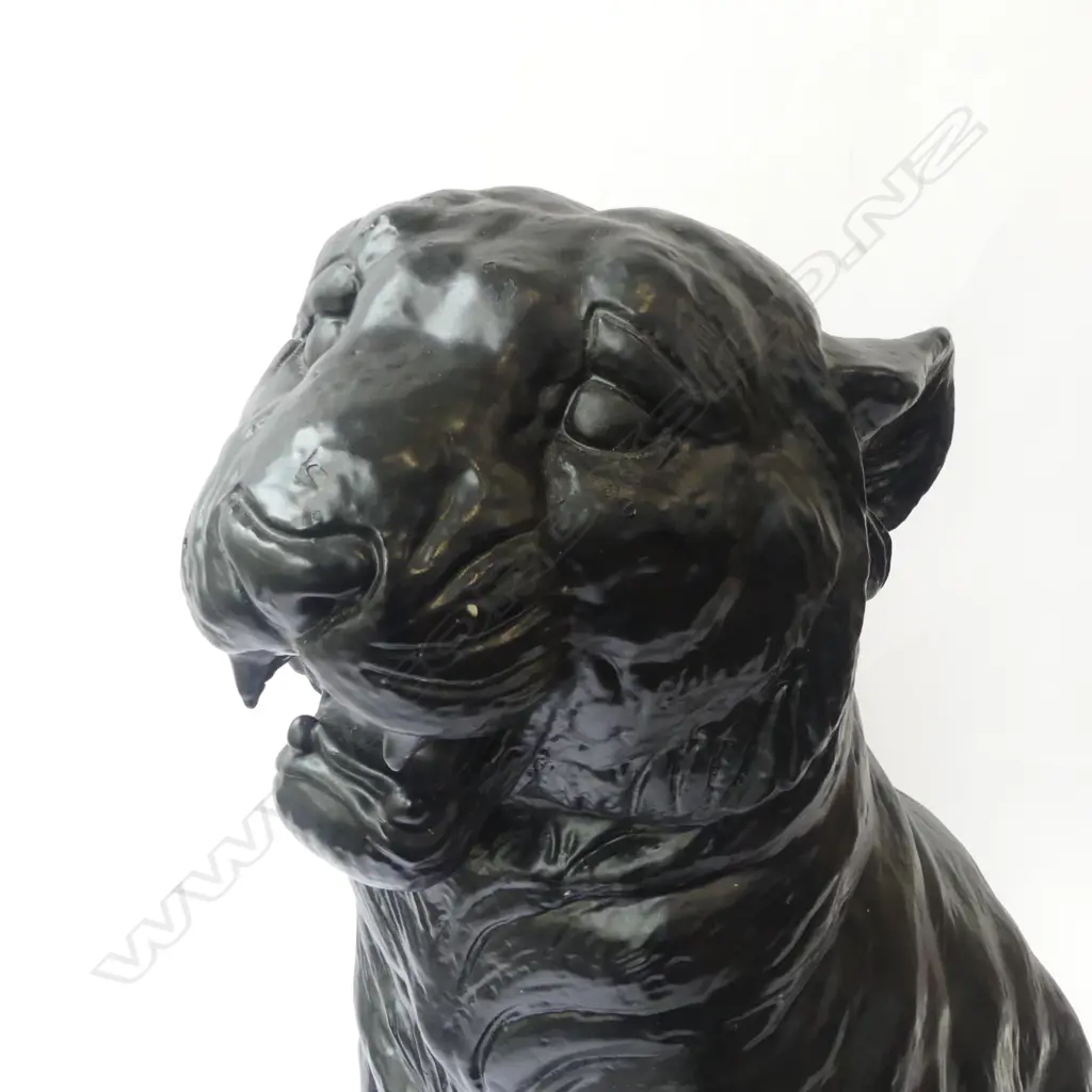 BLACK CERAMIC LIONESS H.650mm Image 1++