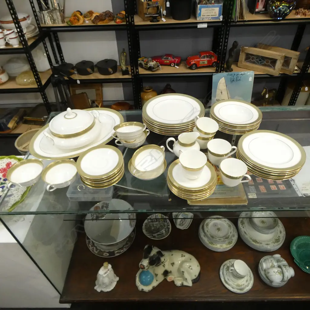 ROYAL DOULTON 'BELVEDERE' DINNER SET Image 1++