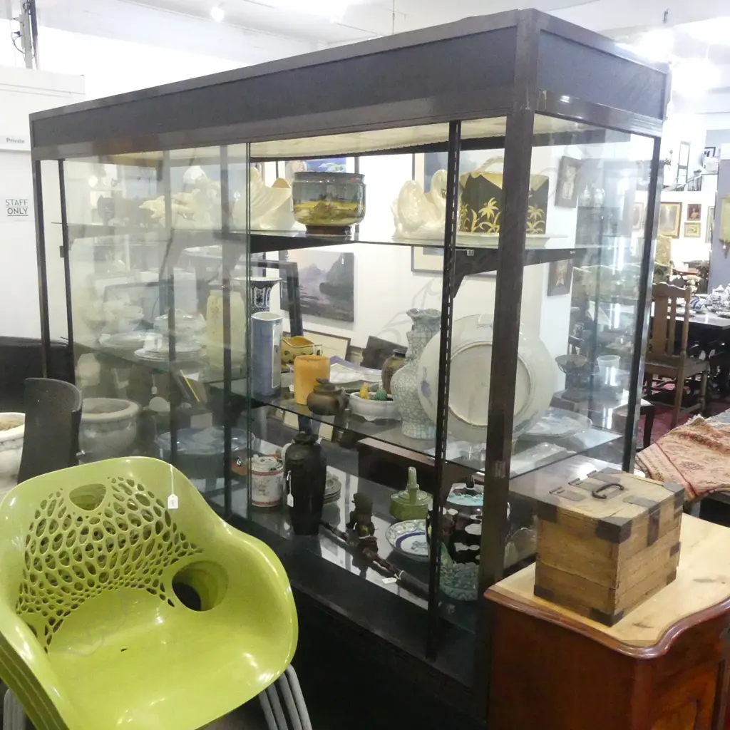 LG MODERN DISPLAY CABINET 2400x600x1915mm Image 1++