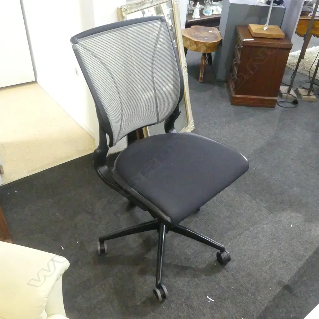 MODERN OFFICE CHAIR Image 1++