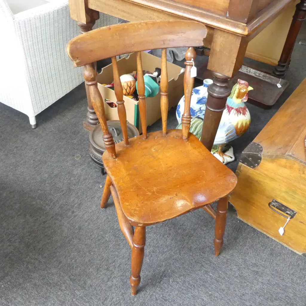 ANTIQUE SPINDLE BACK CHAIR Image 1++