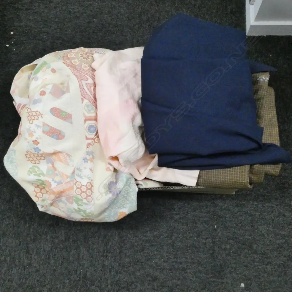 FIVE VINTAGE JAPANESE GARMENTS Image 1++
