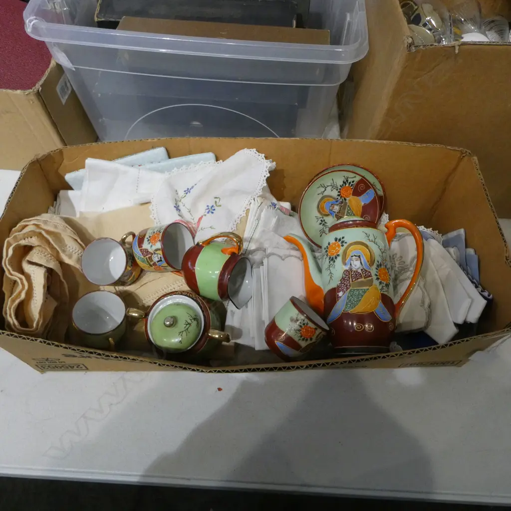 VINTAGE LINENS + JAPANESE TEA SET Image 1++