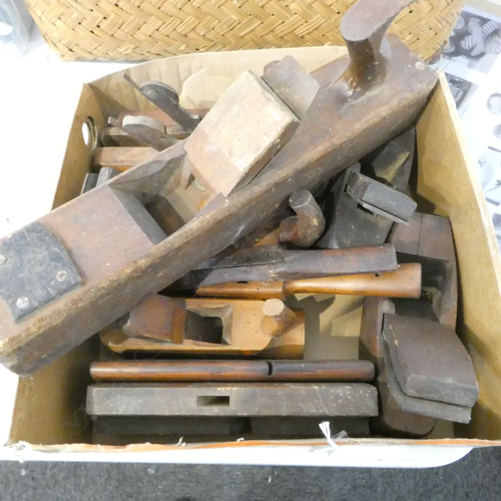 ASST VINTAGE WOOD PLANES Image 1++