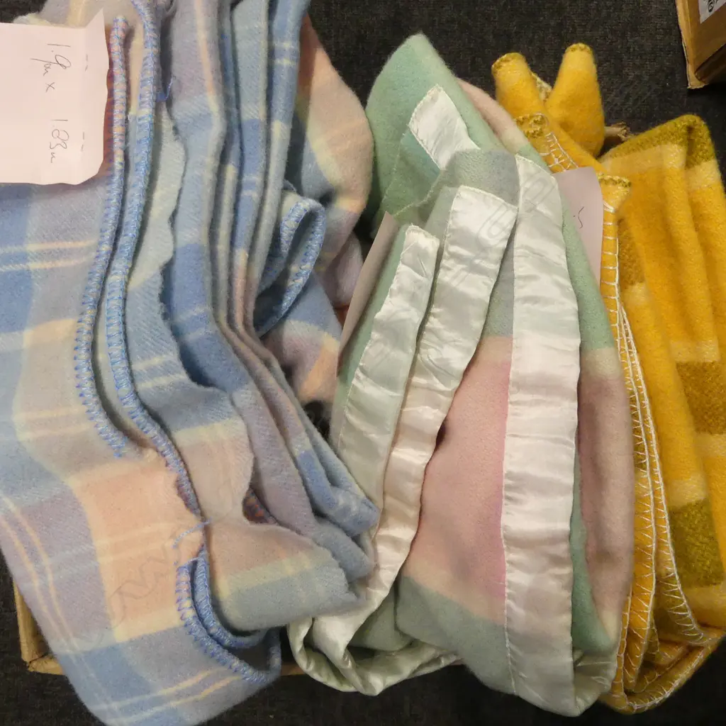 3 WOOL BLANKETS Image 1++