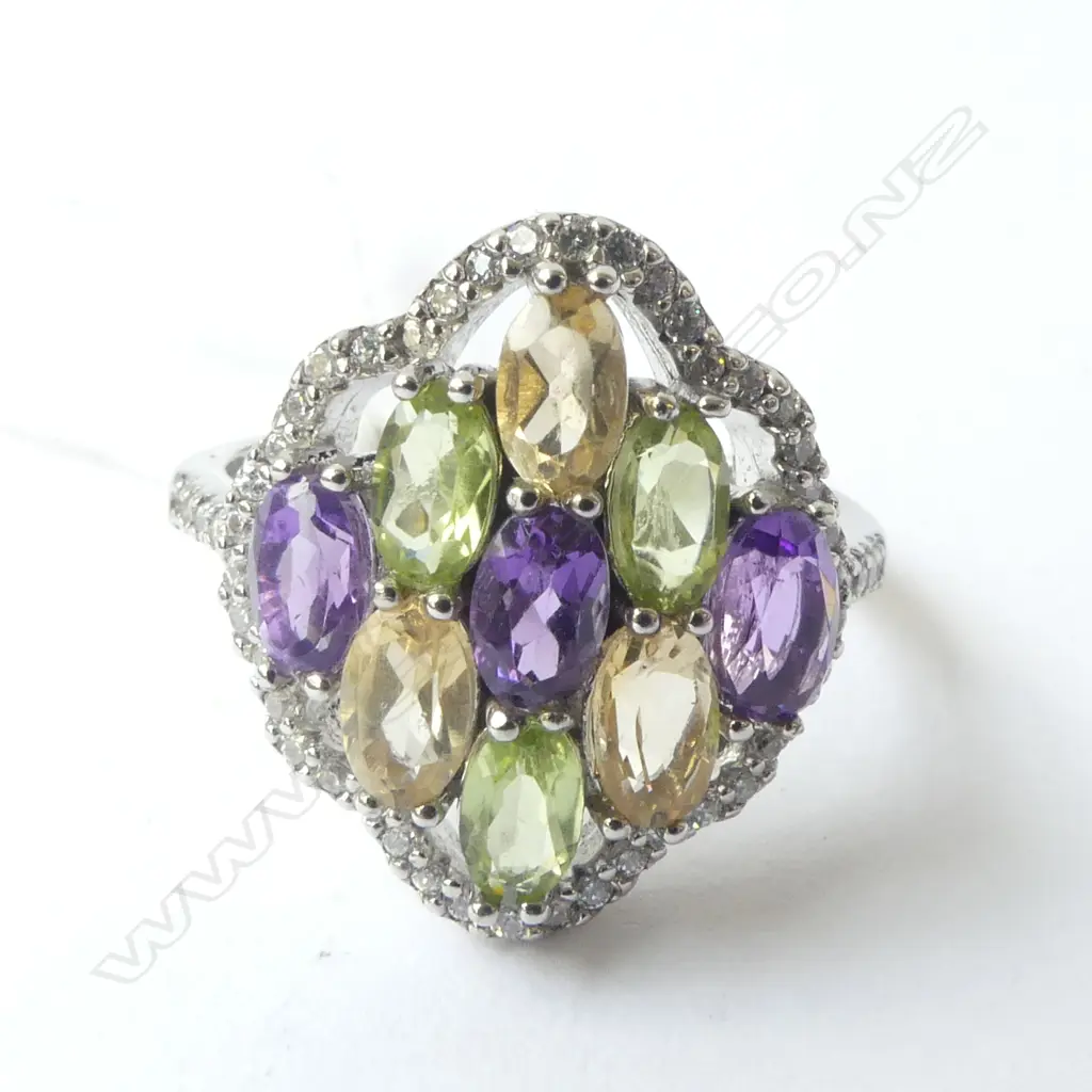 SILVER AND GEMSTONE SET RING SIZE P Image 1++
