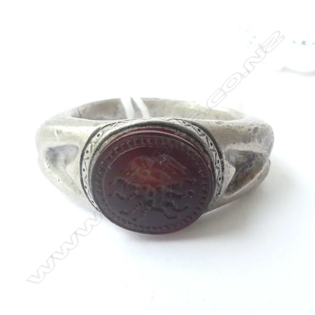 OLD LGE WHITE METAL SIGNET RING with intaglio agate cut Medusa head panel SIZE W? Image 1++